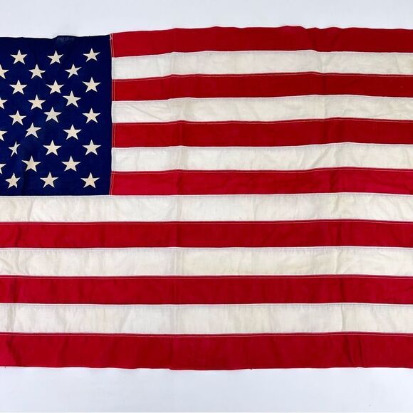 Vintage Valley Forge Flag Co. Spring City PA. 3’ x 5’ 100% Cotton Pioneer Flag - Picture 3 of 13